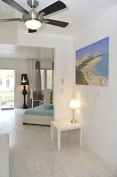 Art Deco Ocean Walk Apartments Майами-Бич Экстерьер фото